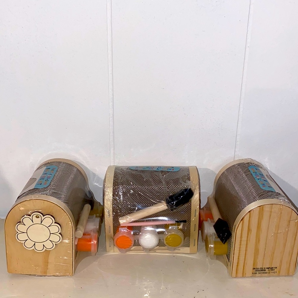 Set of 3 Bug House Kit.